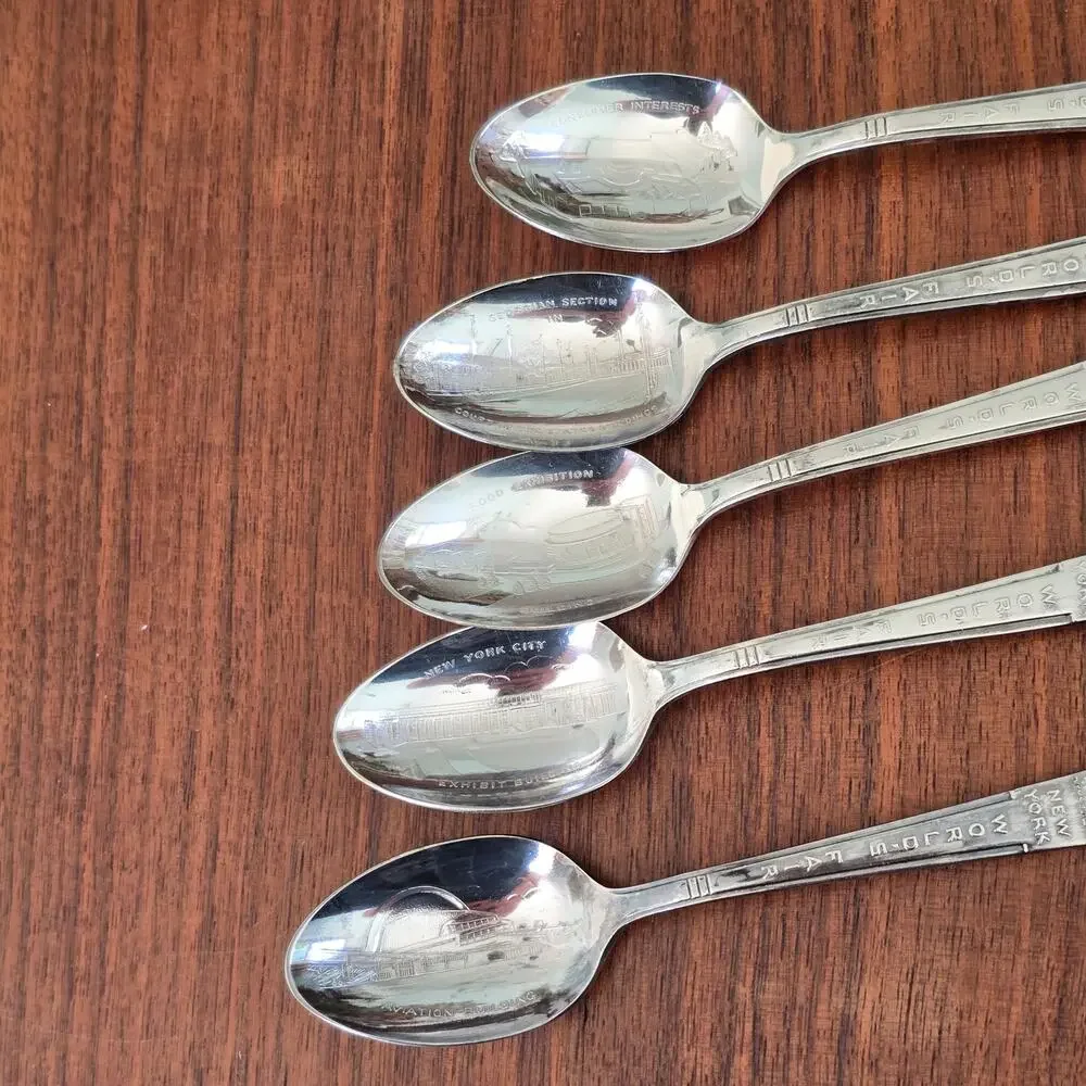 VTG WM Rogers 1939 New York Worlds Fair Spoons Silver Plate Pavillions Souvenir